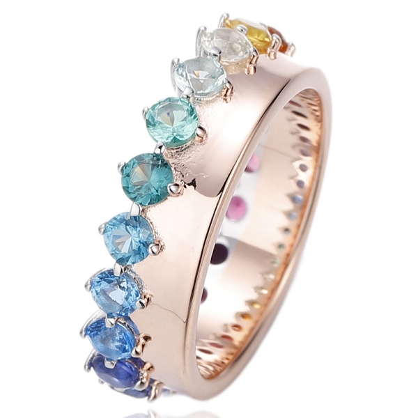Anello in argento con zircone cubico sfumato blu rotondo con placcatura in oro rosa 