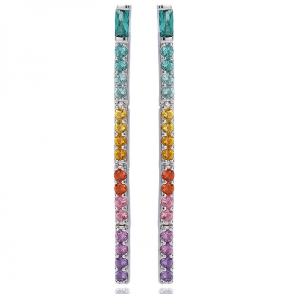 Orecchino in argento rodiato con zirconi cubici arcobaleno rotondi e baguette 