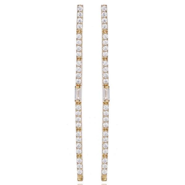Orecchino in argento rodiato con zirconi cubici arcobaleno rotondi e baguette 925 