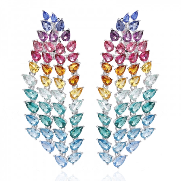 Orecchino in argento rodiato con zirconi cubici arcobaleno a forma di pera 