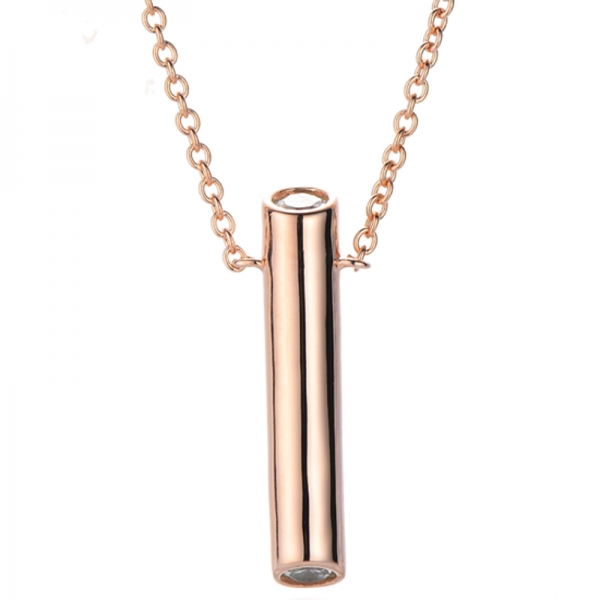 Collana in argento con zirconi cubici bianchi rotondi e placcatura in oro 