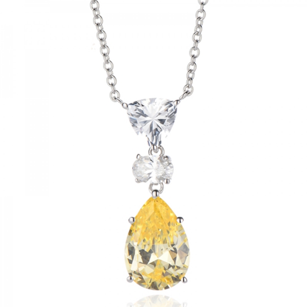 Collana in argento rodiato con diamanti a forma di pera, zirconi cubici gialli e bianchi trilioni 