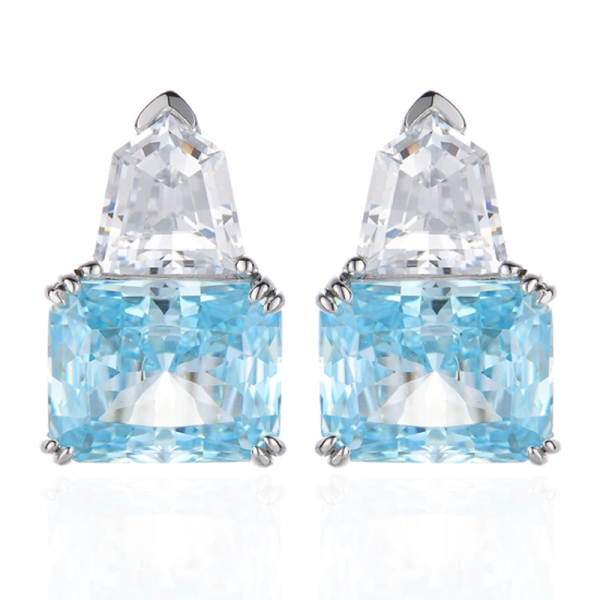 Orecchino in argento rodiato con zircone cubico bianco a forma di scudo e acquamarina taglio smeraldo 