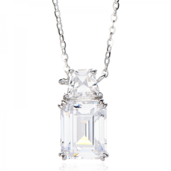 Collana in argento rodiato con zirconi cubici bianchi a forma di barca e taglio smeraldo 925 