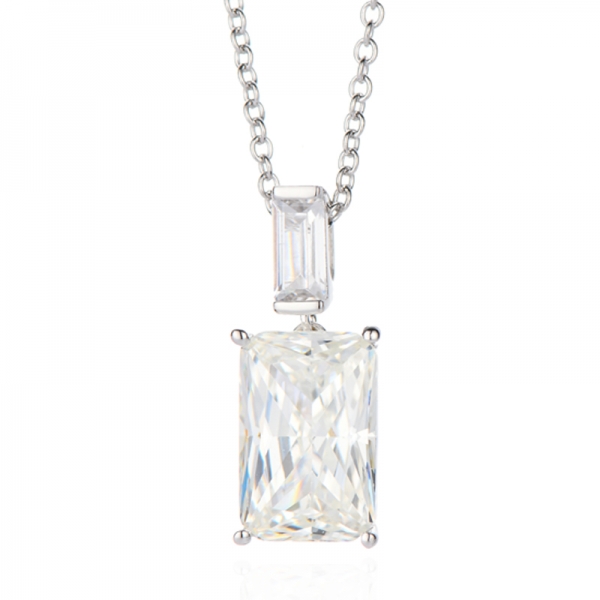 Collana in argento rodiato con zirconi cubici bianchi e diamanti ottagonali G e baguette 