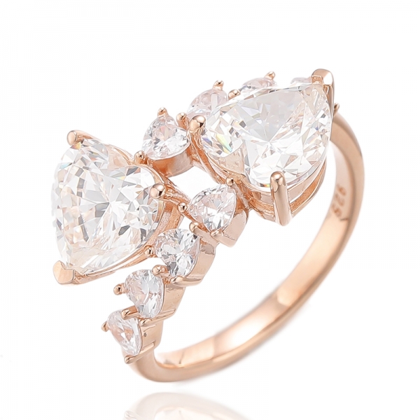 Anello in argento con acquamarina a forma di cuore e zirconi cubici bianchi con placcatura in oro rosa 