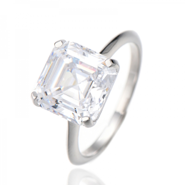 Anello Asscher in argento rodiato con zirconi cubici bianchi 