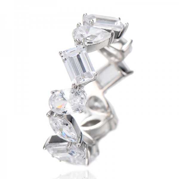 Anello dell'eternità in argento rodiato con zirconi cubici bianchi di forma ovale e marquise 