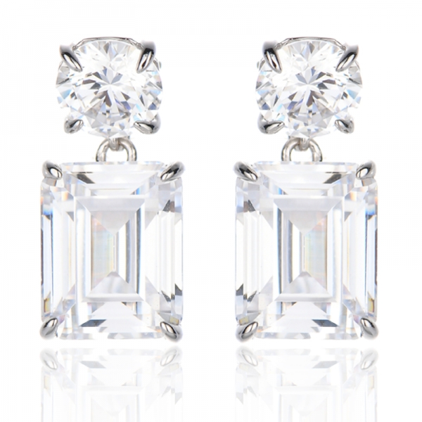 Orecchino in argento rodiato con zircone cubico bianco rotondo e taglio smeraldo 925 