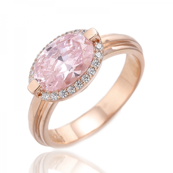 Anello in argento con zirconi cubici bianchi e rosa a forma ovale con diamanti e placcatura in oro rosa 